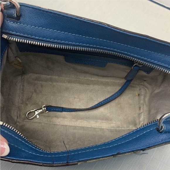 Michael Michael Kors SELMA CHEVRON MEDIUM MESSENGER - Picture 10 of 10